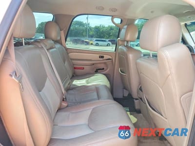 Zdjęcie 11 z 13 samochodu: 2004 GMC YUKON DENALI VIN:1GKEK63U94J238886 - miniatura