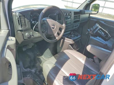 Zdjęcie 8 z 14 samochodu: 2015 GMC SAVANA G2500 VIN:1GTW7FCF5F1274984 - miniatura