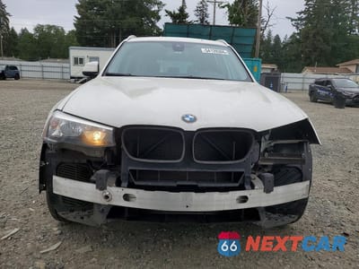 Piąte zdjęcie samochodu w środku: 2017 BMW X3 SDRIVE28I VIN:5UXWZ7C33H0V88758 - miniatura