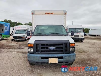 Piąte zdjęcie samochodu w środku: 2012 FORD E350 BOX TRUCK VIN:1FDSE3FL6CDB14624 - miniatura