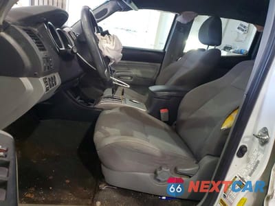 Zdjęcie 7 z 12 samochodu: 2015 TOYOTA TACOMA V6 VIN:5TFLU4EN9FX143283 - miniatura