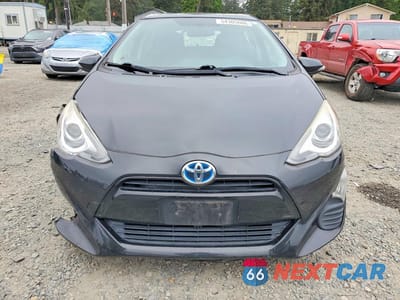 Piąte zdjęcie samochodu w środku: 2016 TOYOTA PRIUS C TWO VIN:JTDKDTB31G1124949 - miniatura