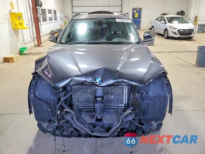 Piąte zdjęcie samochodu w środku: 2015 BMW X1 XDRIVE28I VIN:WBAVL1C53FVY29826 - miniatura