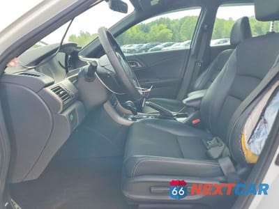 Zdjęcie 7 z 12 samochodu: 2017 HONDA ACCORD SPORT VIN:1HGCR2F57HA008671 - miniatura