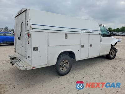 Trzecie zdjęcie samochodu z tyłu: 2011 GMC SAVANA CUTAWAY G3500 VIN:1GD072CA8B1137546 - miniatura
