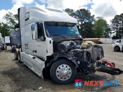 2014 VOLVO VNL SEMI TRUCK 4V4NC9EH8EN176003 - główne zdjęcie licytacji z USA - miniatura