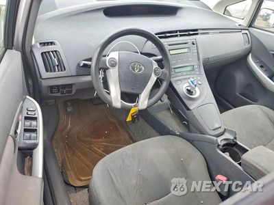 Zdjęcie 8 z 13 samochodu: 2011 TOYOTA PRIUS TWO VIN:JTDKN3DU3B1369764 - miniatura
