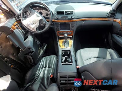 Zdjęcie 8 z 12 samochodu: 2009 MERCEDES-BENZ E 550 4MATIC VIN:WDBUF90X59B435453 - miniatura