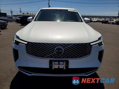 Piąte zdjęcie samochodu w środku: 2025 VOLVO XC90 PLUS VIN:YV4062PB8S1351721 - miniatura