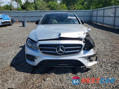 Piąte zdjęcie samochodu w środku: 2019 MERCEDES-BENZ E 450 4MATIC VIN:WDDZF6JB8KA571604 - miniatura