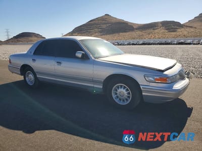 Czwarte zdjęcie samochodu z boku: 1996 MERCURY GRAND MARQUIS VIN:2MELM75W6TX704294 - miniatura
