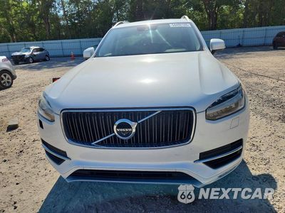Piąte zdjęcie samochodu w środku: 2017 VOLVO XC90 T6 VIN:YV4A22PK9H1143372 - miniatura
