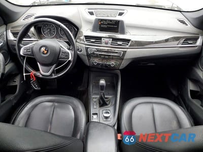 Zdjęcie 8 z 12 samochodu: 2017 BMW X1 XDRIVE28I VIN:WBXHT3C36H5F84264 - miniatura
