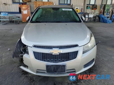 Piąte zdjęcie samochodu w środku: 2014 CHEVROLET CRUZE LT VIN:1G1PC5SB4E7268509 - miniatura