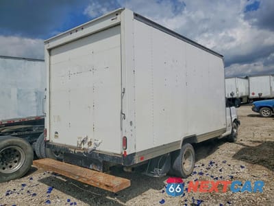 Trzecie zdjęcie samochodu z tyłu: 2019 CHEV EXPRESS G4500 VIN:1HA6GUCG3KN010657 - miniatura
