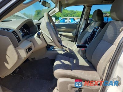Zdjęcie 7 z 13 samochodu: 2008 JEEP GRAND CHEROKEE LAREDO VIN:1J8GR48K28C238100 - miniatura