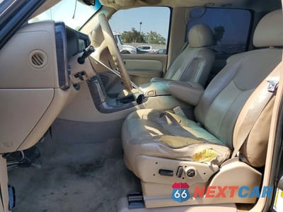 Zdjęcie 7 z 13 samochodu: 2005 GMC YUKON XL DENALI VIN:1GKFK66U55J221326 - miniatura