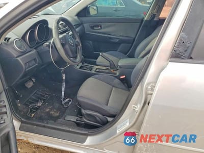 Zdjęcie 7 z 13 samochodu: 2004 MAZDA 3 I VIN:JM1BK12F641182829 - miniatura