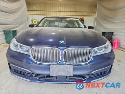 Piąte zdjęcie samochodu w środku: 2019 BMW 750 XI VIN:WBA7F2C56KB240528 - miniatura