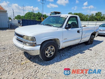 1999 CHEVROLET SILVERADO C1500 1GCEC14WXXE242874 - główne zdjęcie licytacji z USA - miniatura