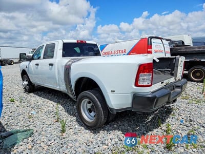 Trzecie zdjęcie samochodu z tyłu: 2024 RAM 3500 TRADESMAN VIN:3C63RRGL4RG112548 - miniatura