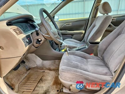 Zdjęcie 7 z 12 samochodu: 1998 TOYOTA CAMRY LE VIN:JT2BG22K6W0110115 - miniatura