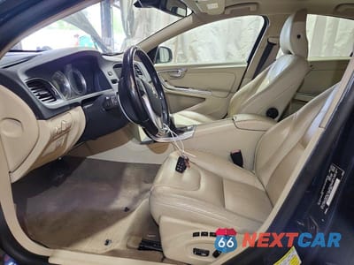 Zdjęcie 7 z 12 samochodu: 2013 VOLVO S60 T5 VIN:YV1612FH4D2217300 - miniatura