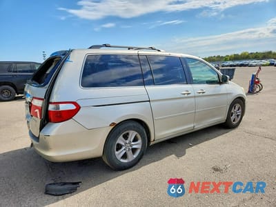 Trzecie zdjęcie samochodu z tyłu: 2005 HONDA ODYSSEY TOURING VIN:5FNRL38895B029483 - miniatura