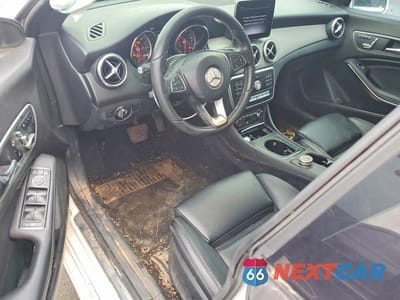 Zdjęcie 8 z 12 samochodu: 2018 MERCEDES-BENZ CLA 250 VIN:WDDSJ4EB8JN654133 - miniatura