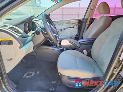 Zdjęcie 7 z 13 samochodu: 2013 KIA FORTE LX VIN:KNAFT4A27D5720653 - miniatura