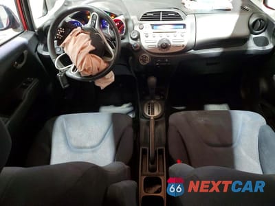 Zdjęcie 8 z 13 samochodu: 2009 HONDA FIT SPORT VIN:JHMGE88489S044236 - miniatura