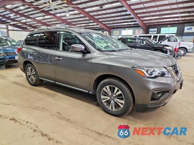 Czwarte zdjęcie samochodu z boku: 2018 NISSAN PATHFINDER SV VIN:5N1DR2MM0JC607611 - miniatura