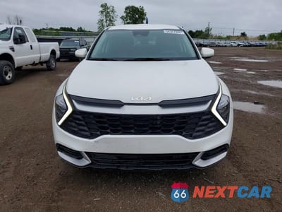 Piąte zdjęcie samochodu w środku: 2023 KIA SPORTAGE LX VIN:KNDPUCAG8P7039906 - miniatura