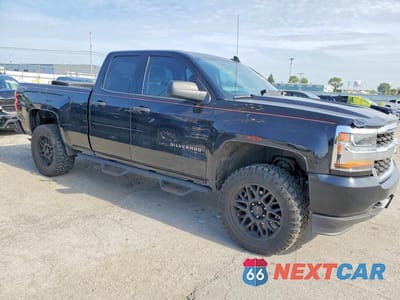 Czwarte zdjęcie samochodu z boku: 2016 CHEVROLET SILVERADO K1500 VIN:1GCVKNEC1GZ417231 - miniatura