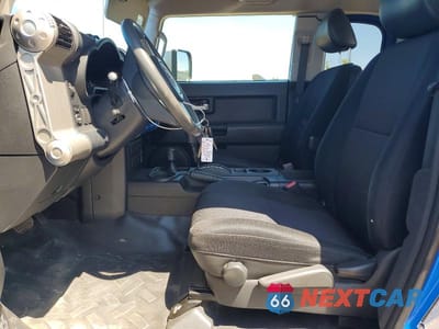 Zdjęcie 7 z 13 samochodu: 2008 TOYOTA FJ CRUISER BASE VIN:JTEBU11F28K016234 - miniatura