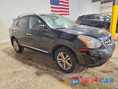 Czwarte zdjęcie samochodu z boku: 2013 NISSAN ROGUE S VIN:JN8AS5MVXDW102043 - miniatura