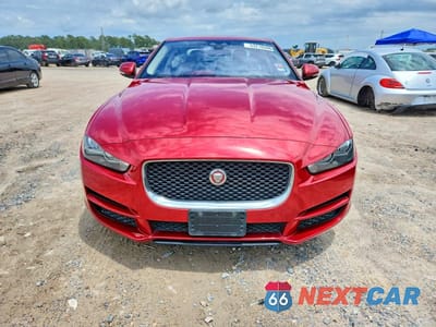 Piąte zdjęcie samochodu w środku: 2017 JAGUAR XE VIN:SAJAD4BG1HA973132 - miniatura