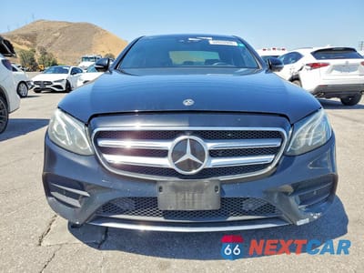 Piąte zdjęcie samochodu w środku: 2019 MERCEDES-BENZ E 450 4MATIC VIN:WDDZF6JB3KA520284 - miniatura