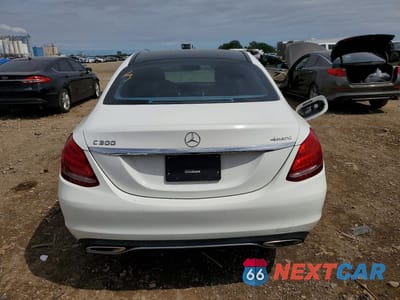 Zdjęcie 6 z 12 samochodu: 2015 MERCEDES-BENZ C 300 4MATIC VIN:55SWF4KB3FU035669 - miniatura