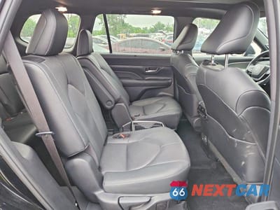 Zdjęcie 10 z 12 samochodu: 2025 TOYOTA GRAND HIGHLANDER HYBRID NIGHTSHADE VIN:5TDACAB5XSS042282 - miniatura
