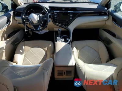 Zdjęcie 8 z 12 samochodu: 2019 TOYOTA CAMRY HYBRID XLE VIN:4T1B21HK3KU012603 - miniatura