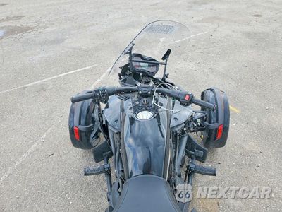 Zdjęcie 6 z 9 samochodu: 2017 CAN-AM SPYDER ROADSTER F3 VIN:2BXRDDD25HV002396 - miniatura
