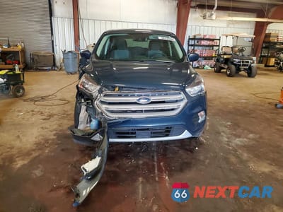 Piąte zdjęcie samochodu w środku: 2019 FORD ESCAPE SE VIN:1FMCU9GD4KUC01387 - miniatura
