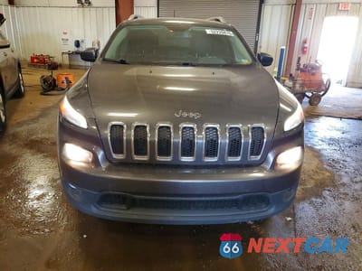Piąte zdjęcie samochodu w środku: 2016 JEEP CHEROKEE LATITUDE VIN:1C4PJMCS6GW120876 - miniatura