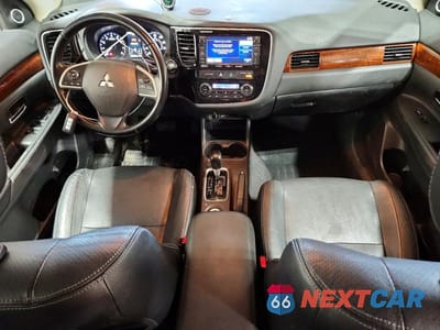Zdjęcie 8 z 13 samochodu: 2015 MITSUBISHI OUTLANDER SE VIN:JA4AZ3A31FZ002746 - miniatura