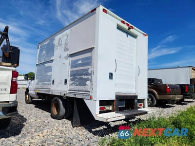 Drugie zdjęcie samochodu z przodu: 2011 FORD E450 REFRIGERATED BOX TRUCK VIN:1FDXE4FL4BDA36600 - miniatura