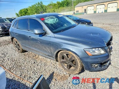 Czwarte zdjęcie samochodu z boku: 2010 AUDI Q5 PREMIUM PLUS VIN:WA1LKAFP0AA052509 - miniatura