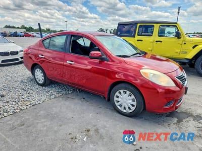 Czwarte zdjęcie samochodu z boku: 2012 NISSAN VERSA 1.6 S VIN:3N1CN7AP8CL857146 - miniatura