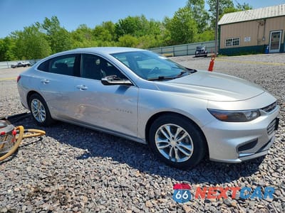 Czwarte zdjęcie samochodu z boku: 2017 CHEVROLET MALIBU LT VIN:1G1ZE5ST1HF204742 - miniatura