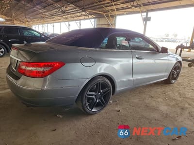Trzecie zdjęcie samochodu z tyłu: 2013 MERCEDES-BENZ E 350 VIN:WDDKK5KFXDF190268 - miniatura